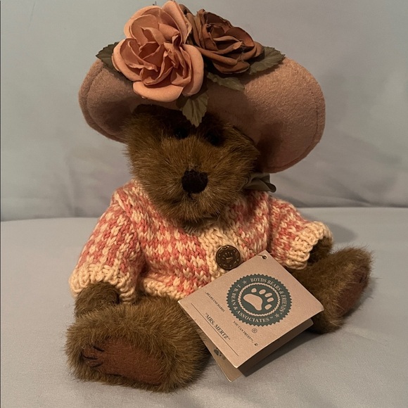 Boyds Bears Plush “Mrs. Mertz” with Pink and Brown Knit Outfit with tag attached - Picture 1 of 5